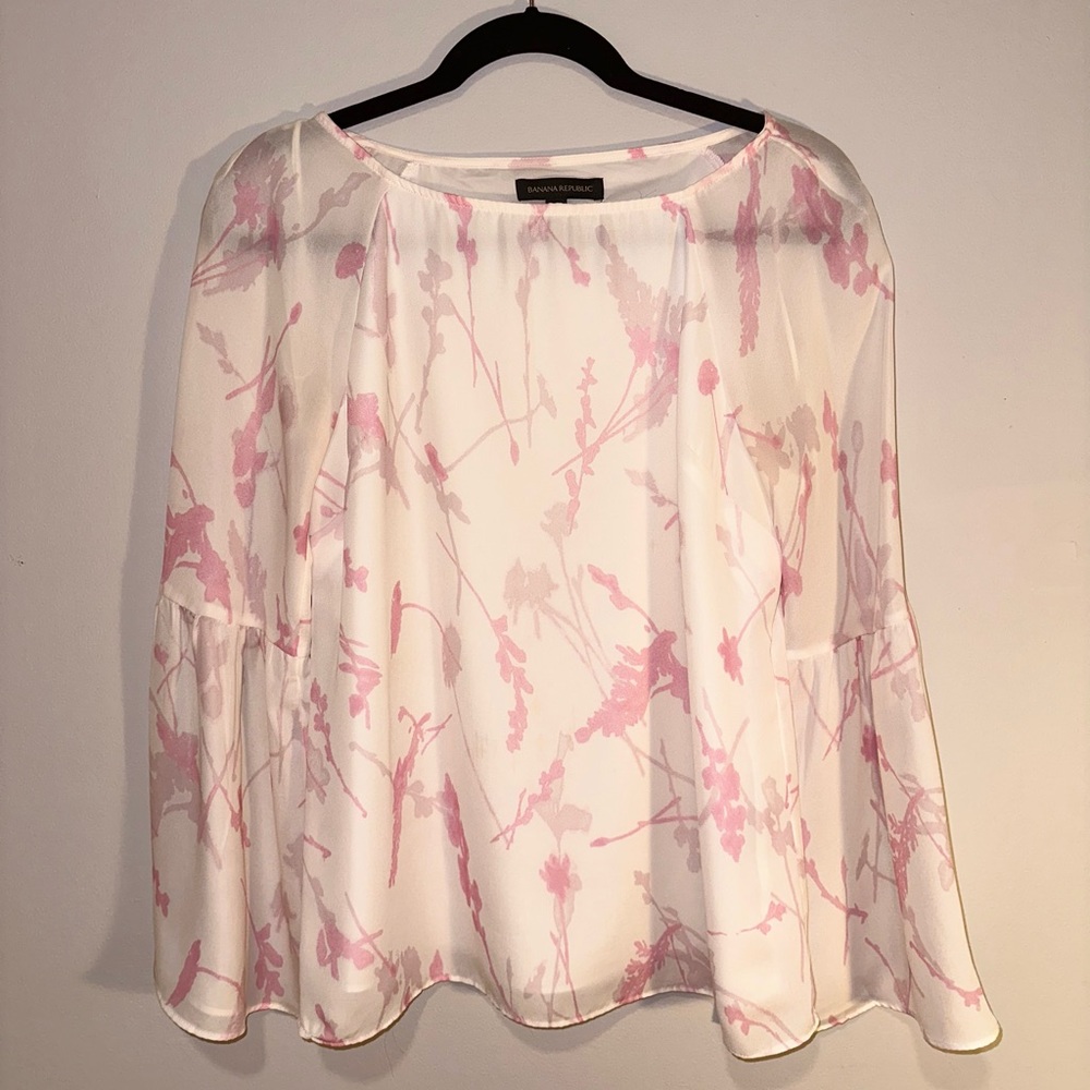 Banana Republic Women’s Long Sleeve Silk Blouse in White and Pink